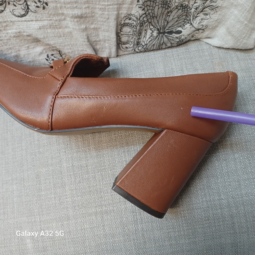 Bella Vita Brown and Gold Loafers Flats Size 9.m - Picture 13 of 15